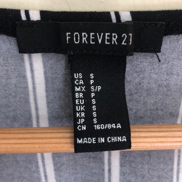 Black striped crop top - Picture 3 of 3